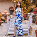 Vashtro Women Blue and White Floral Ruffles Dress